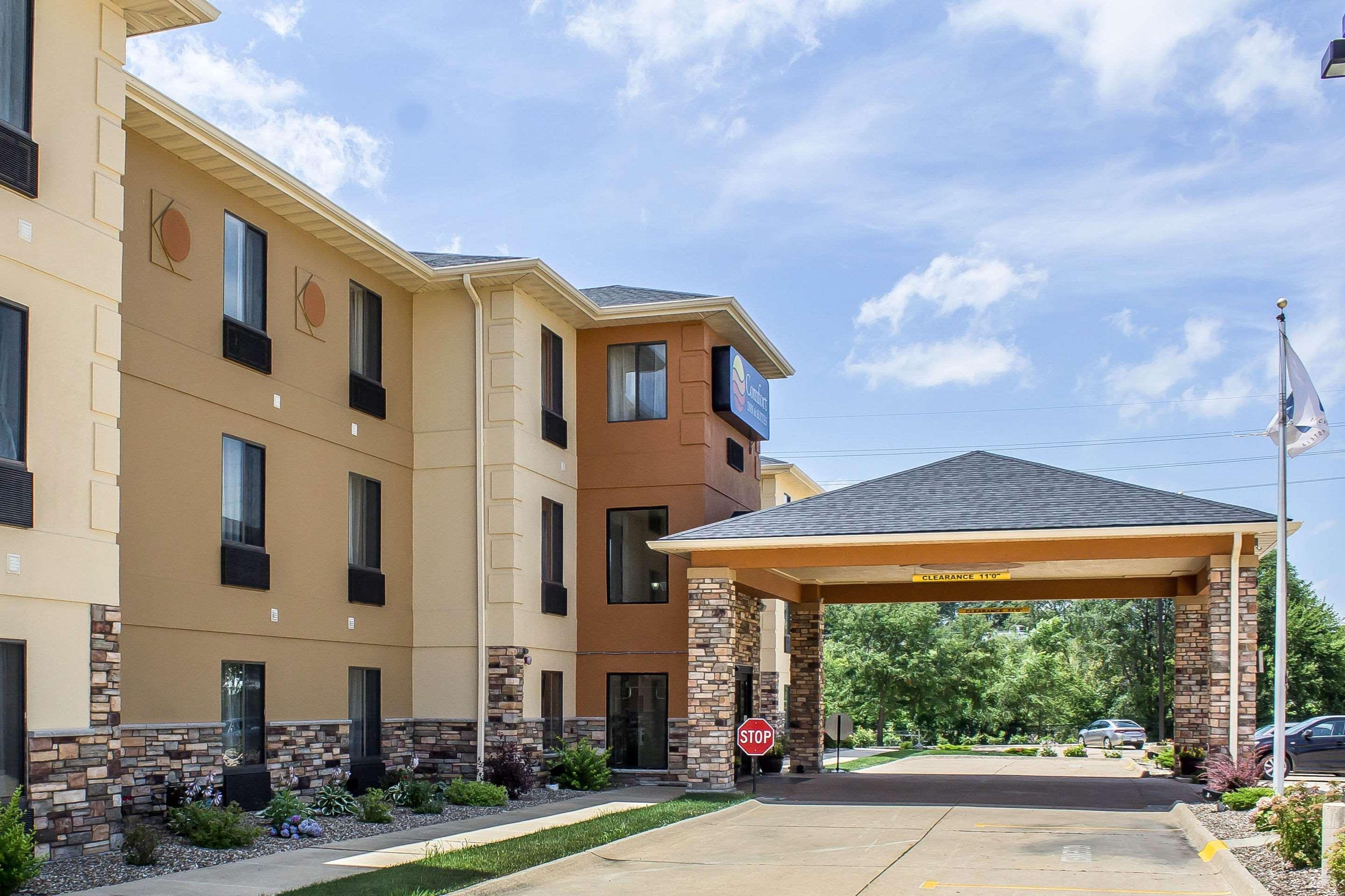 Comfort Inn & Suites Cedar Rapids North - Collins Road Exterior foto